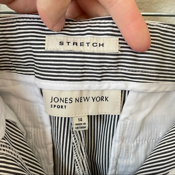 NWT Jones NY Stripe Capri Pant - Picture 9 of 10
